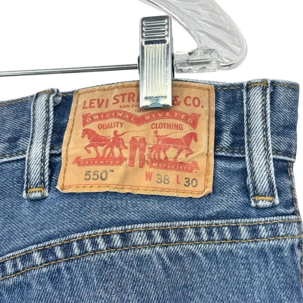 Men’s Levi’s Size 38 x 30 Blue 100% Cotton 550 Jeans